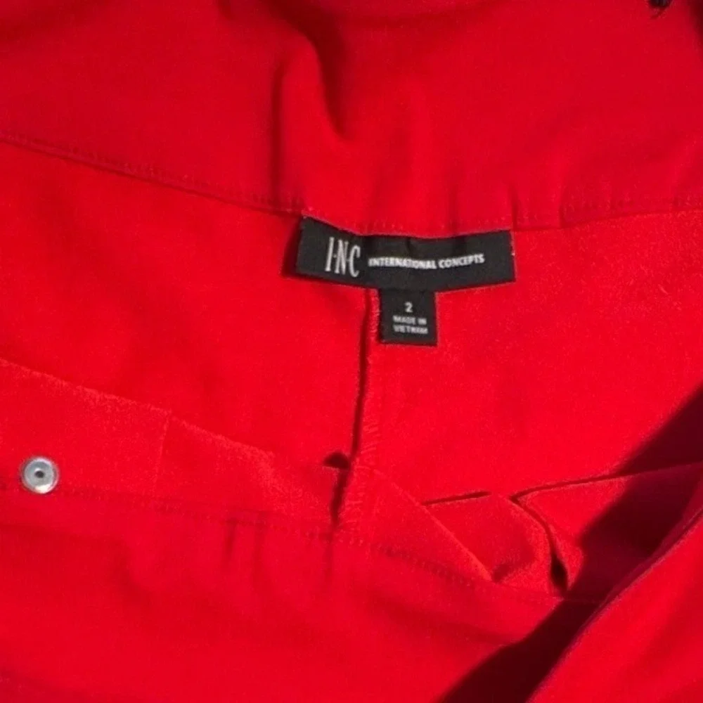INC International Concepts Red Pull On Shorts Womens Size 2‎ Stud Detail Stretch - Picture 7 of 9